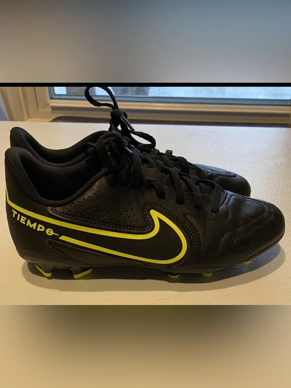 Nike Jr Legend Tiempo 9 Club FG/MG Soccer Cleats Size 5.5 Youth. H